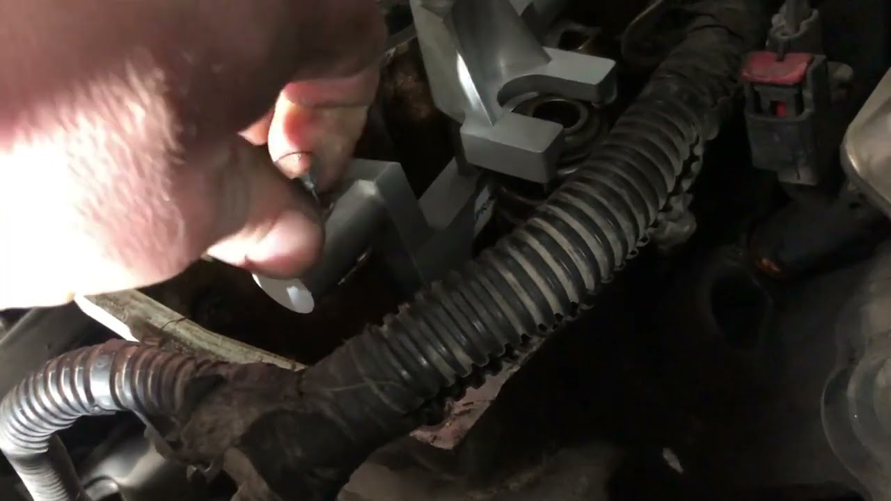 5.7 Замена уплотнений направляющих клапанов Hemi