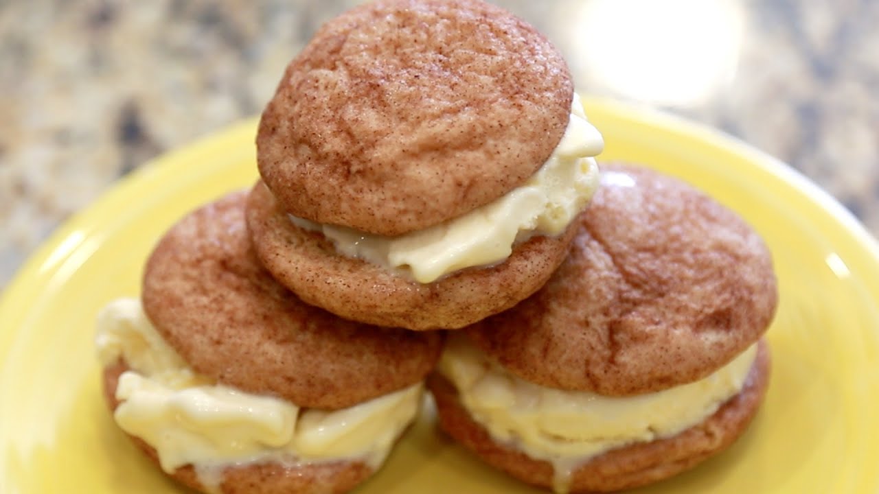 SNICKERDOODLE ICE CREAM SANDWICHES!