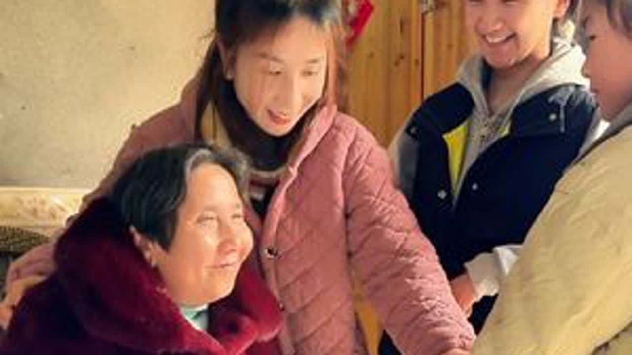 初三去给老丈人拜年，舅舅孃孃些到了，好久没有这么热闹了