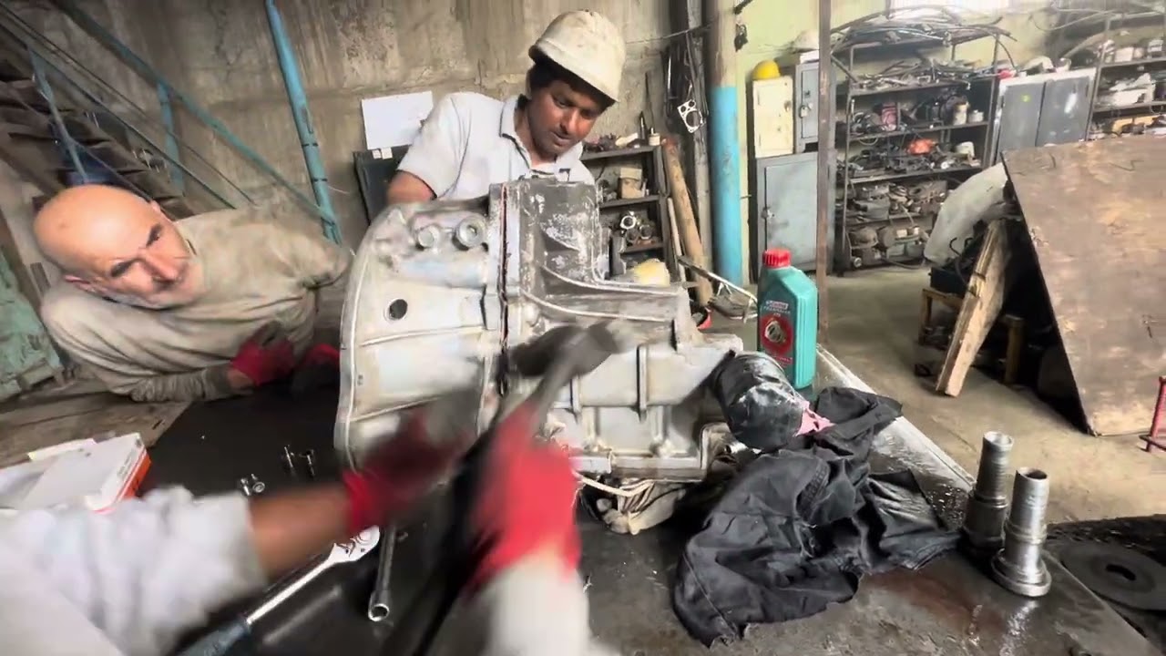 Toyota forklift30 transmission dismantling hole process