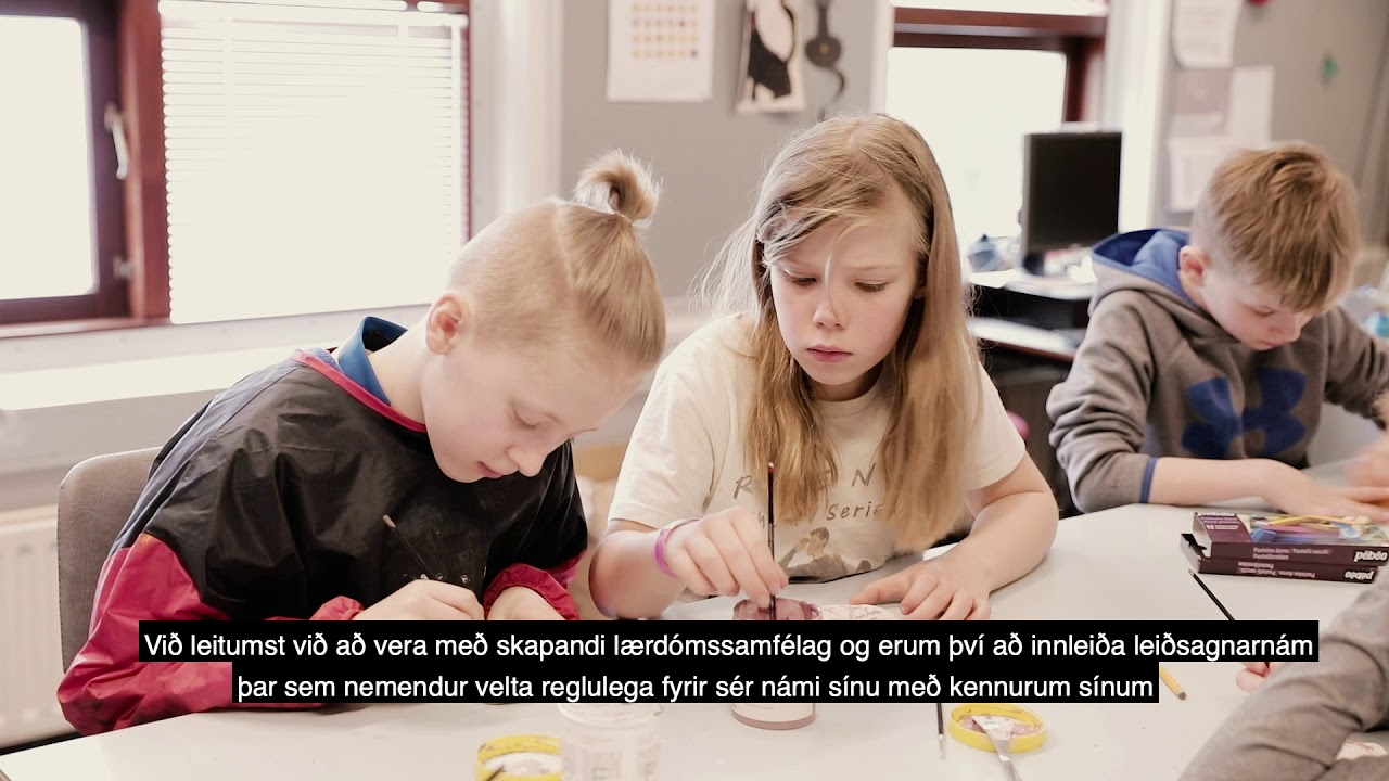 Húsaskóli textað