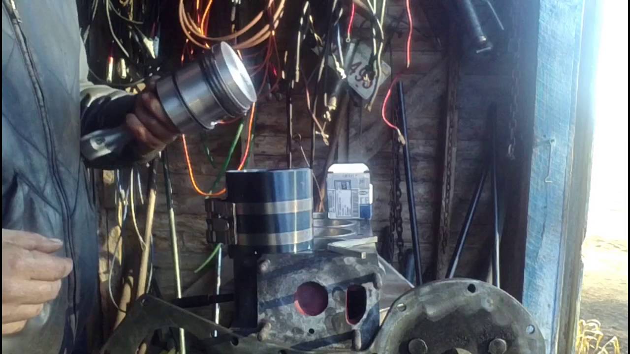 BD 154  rebuild part 6, Piston installation.