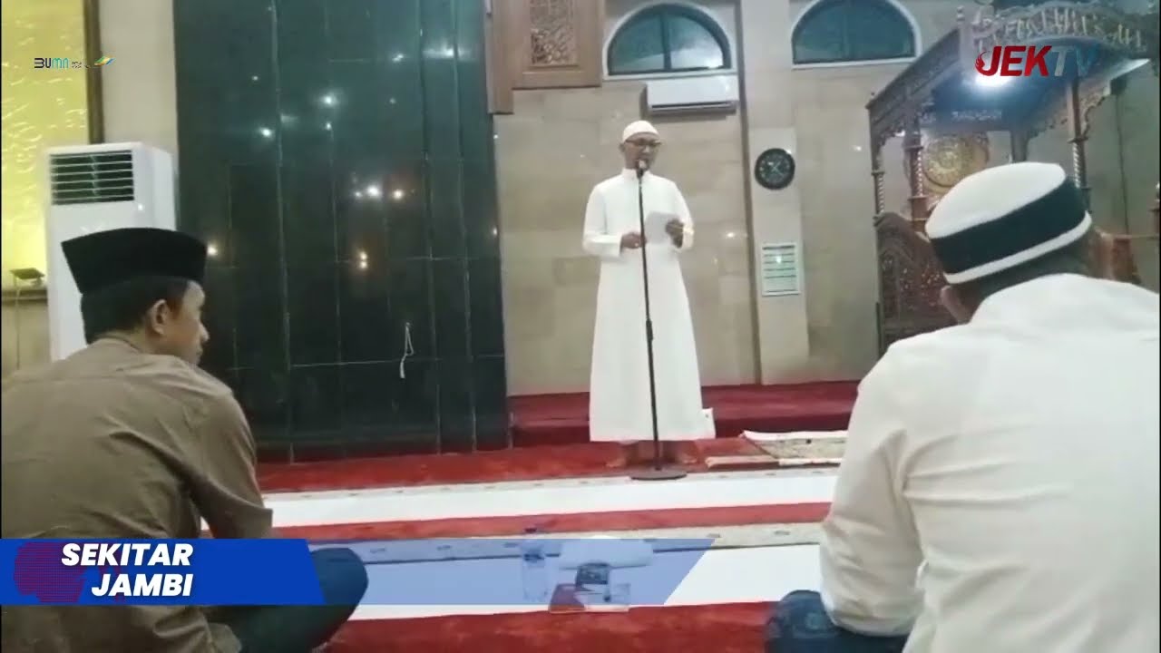 BUPATI HURMIN BERSAMA KETUA TP PKK IKUTI KEGIATAN QIYAMULLAIL DI MASJID SULTHON