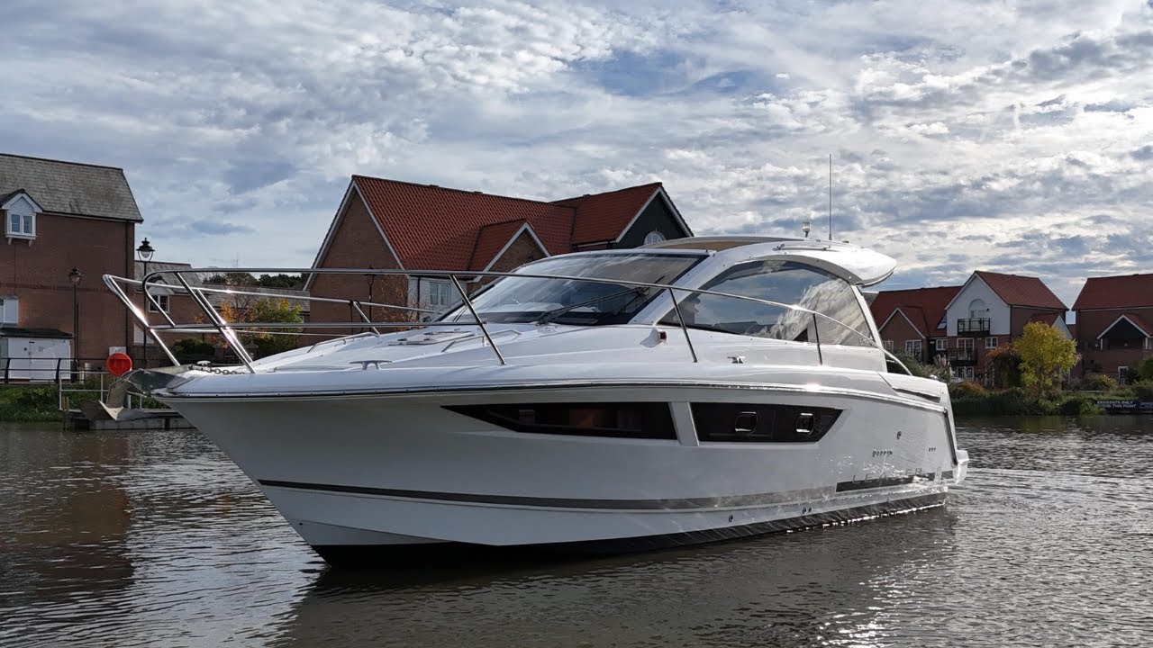Jeanneau Leader 9 | &pound;94,950 Boat Tour