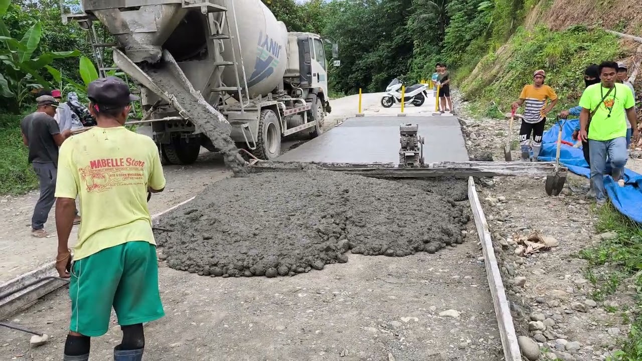 Concreting road