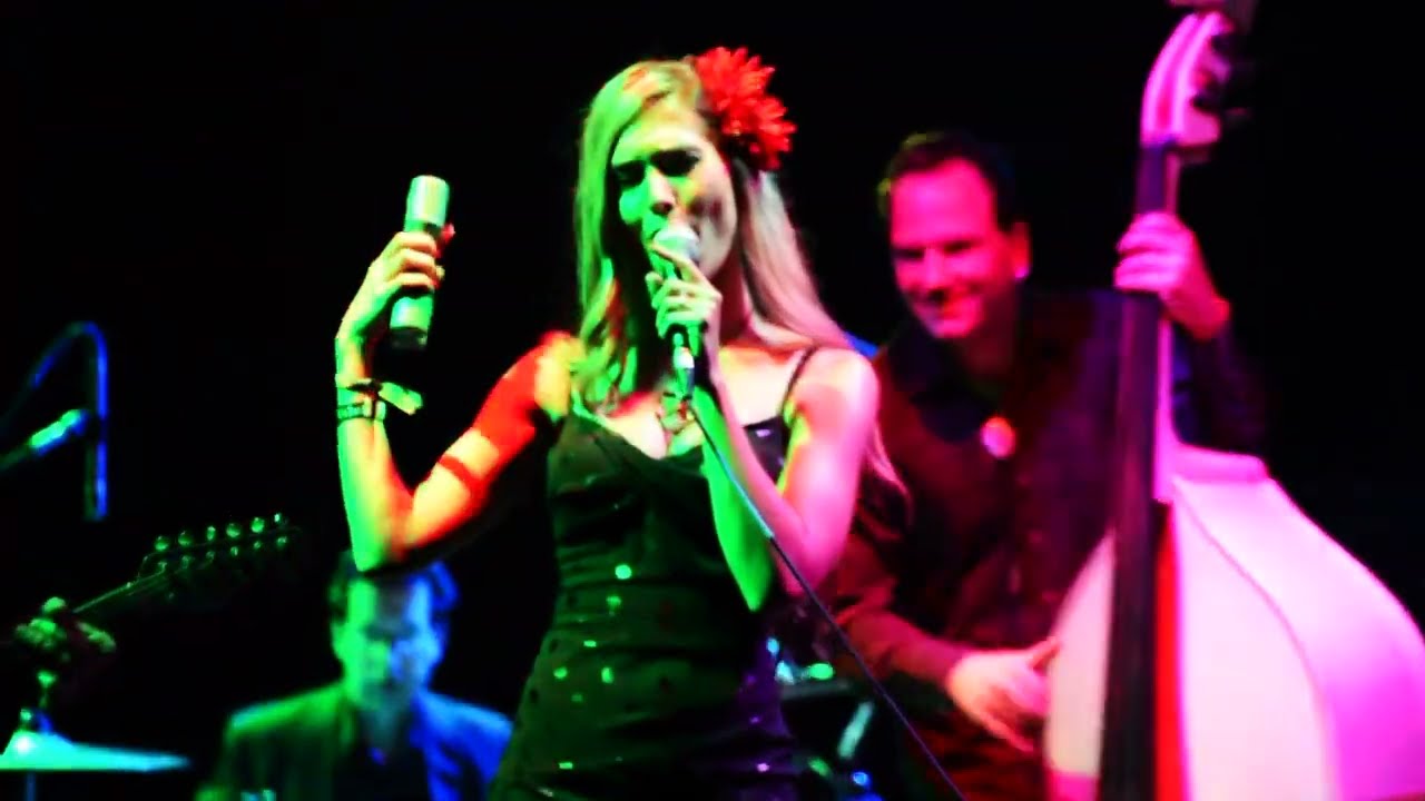 Mysti Moon & Danny B. Harvey - Hard Rockin' Man (Live)