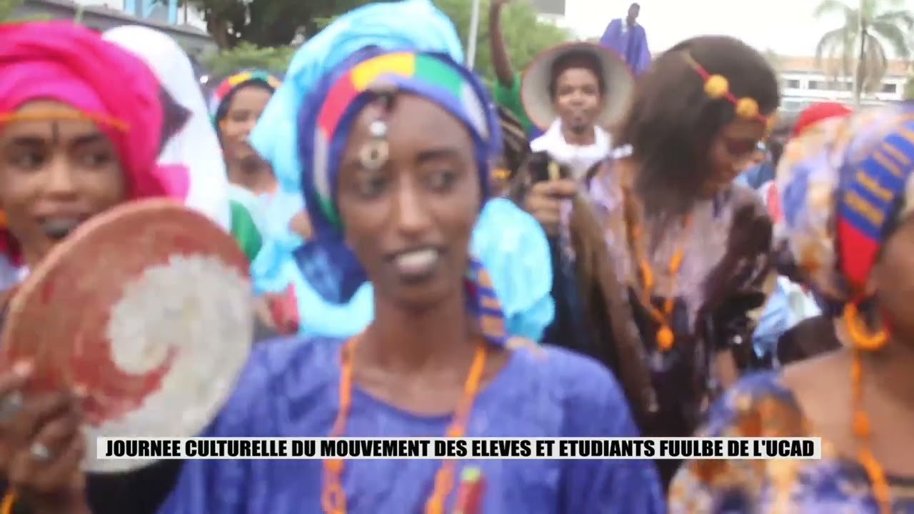 JOURNEE CULTURELLE DE MEEF DEFILER DES ETUDIANTS PEULH A L'UCAD