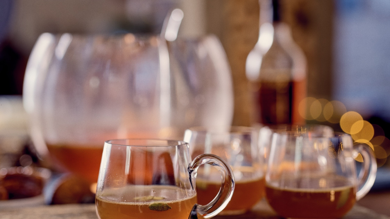 How To Make A Hot Rum Punch | HOW TO