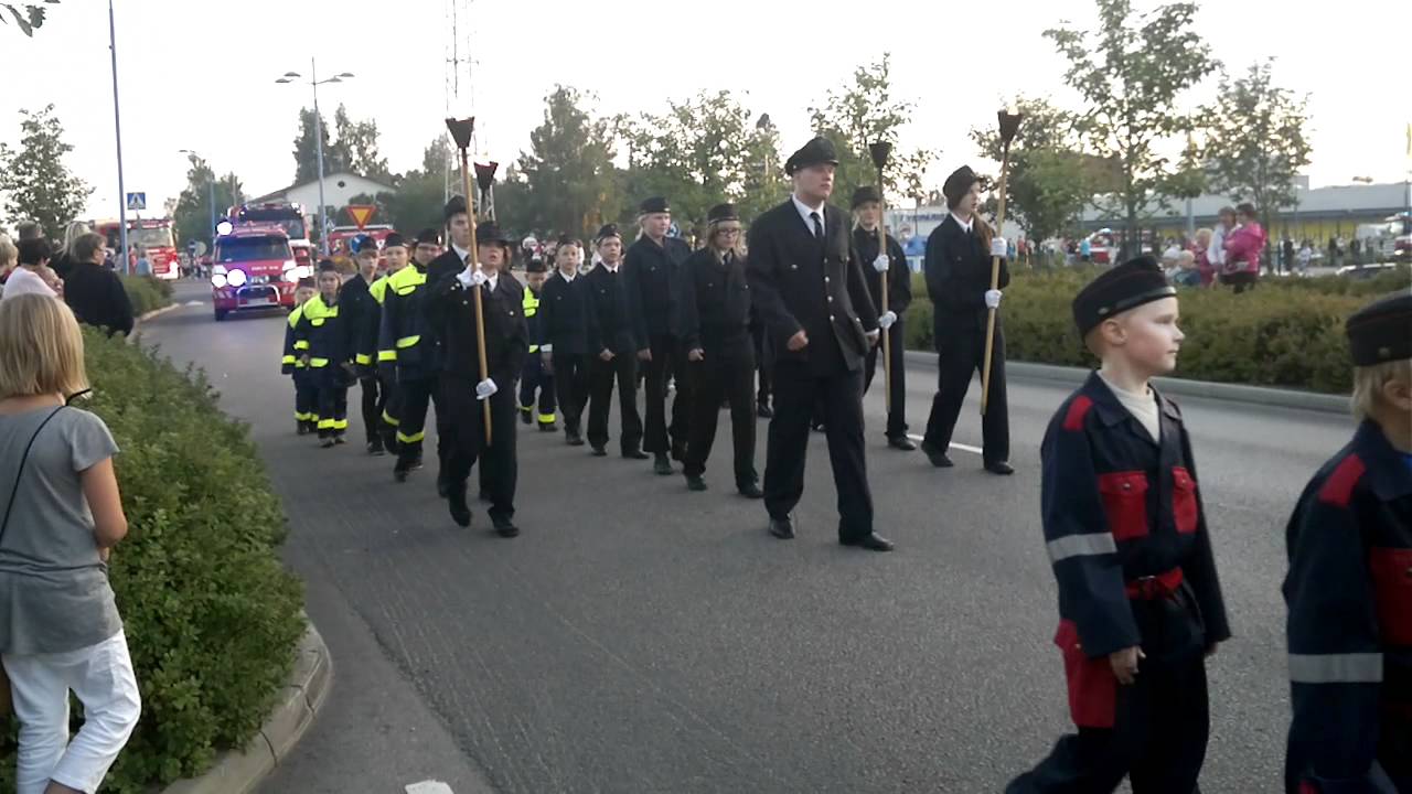Inkeroisten palokuntajuhla kulkue 2011