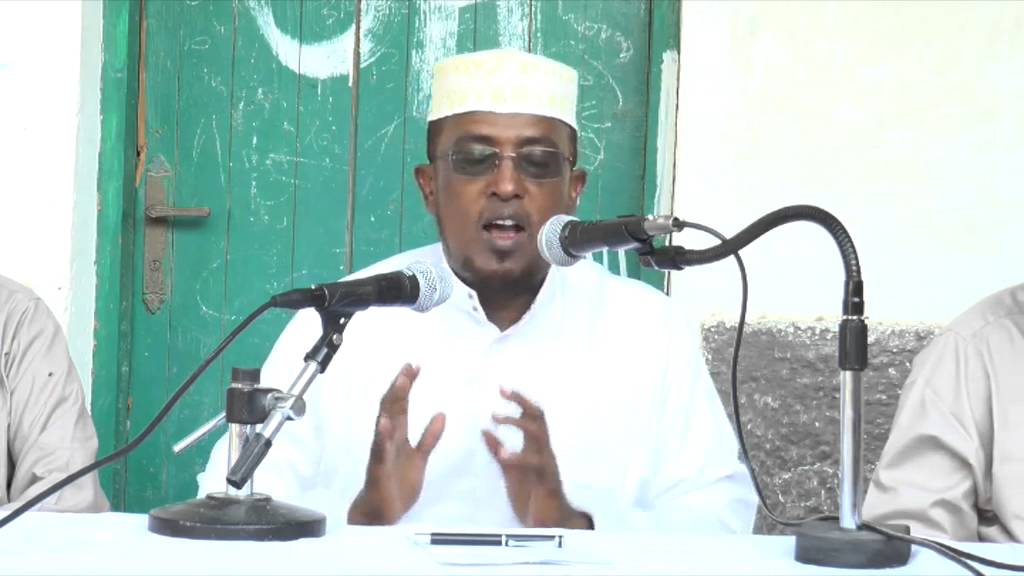 Wax Yaabo Sharciga Khilaafsan Oo Ay Dumarku Ku Dhacaan Sheekh Dirir