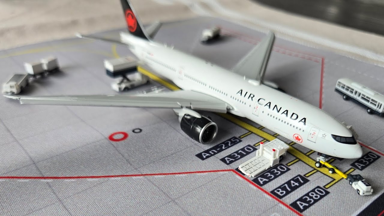 4K | Gemini Jets Airport GSE 1:400 | Unboxing + Setup | Airport ground support services & equipment 