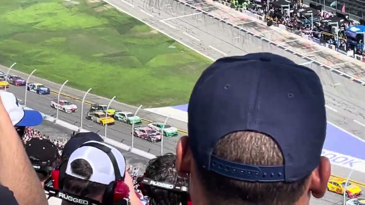 Start of the 68th Daytona 500
