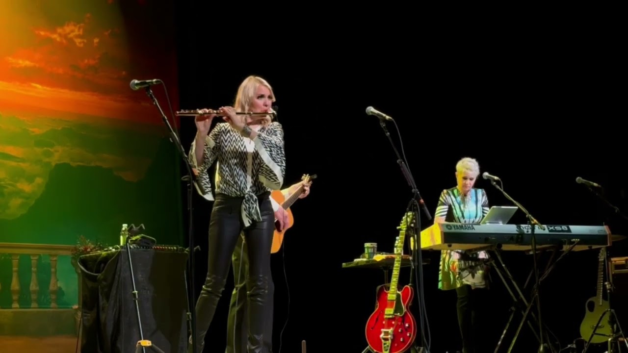 JUSTIN HAYWARD Performs HOPE AND PRAY Moody Blues Cover on Blue World Tour at Plaza Live Orlando, FL