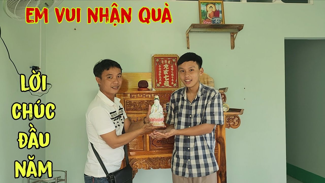 Nhận Món Quà Từ MTQ, em Vui Gửi Lời Chúc Đầu Năm Đến MTQ Quá Dễ Thương