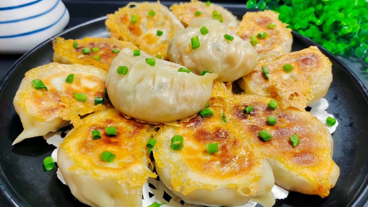 只需簡單幾步，煎出一鍋絕佳的煎餃！皮薄餡足，鮮味美口，真讓人垂涎三尺 #美食 #做飯 #中餐 #家常菜 #菜譜