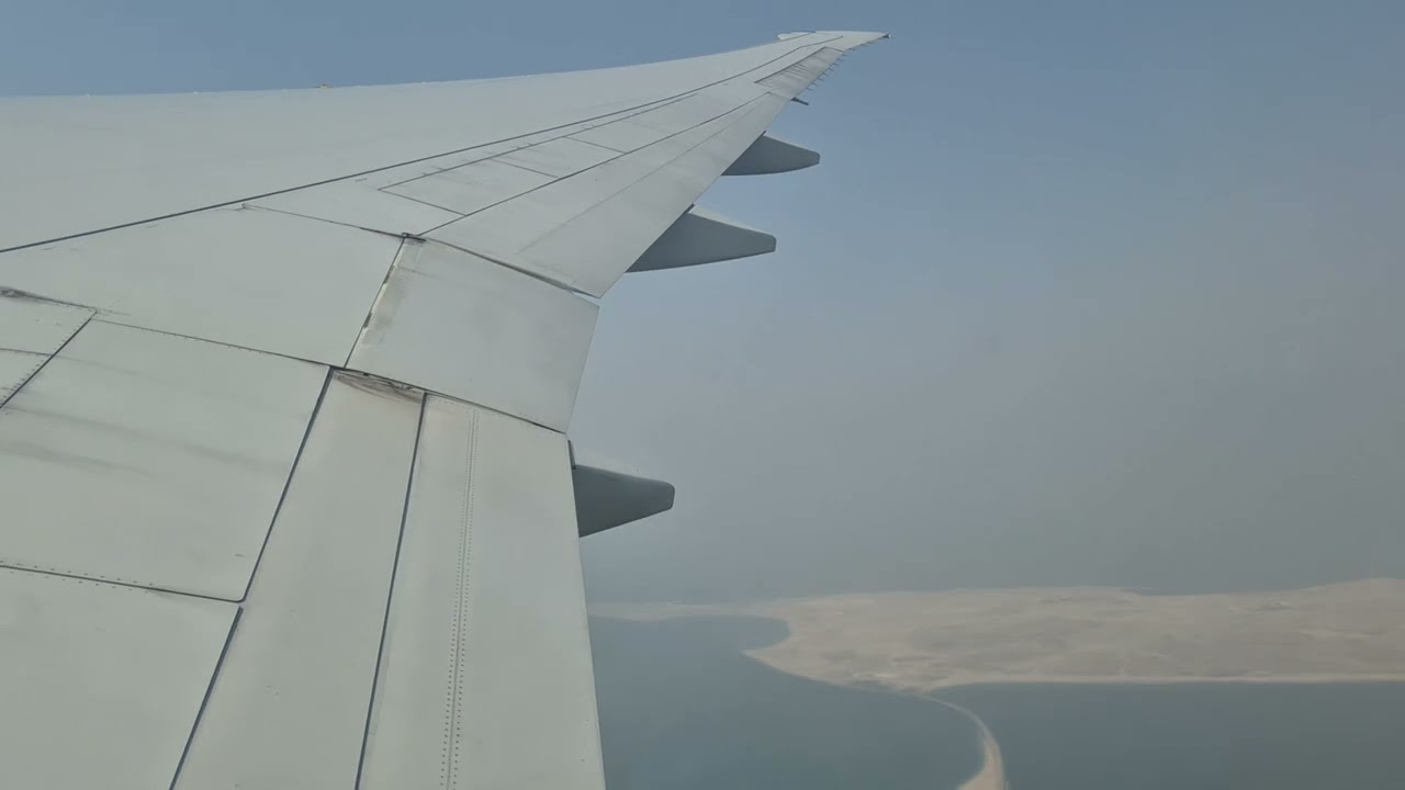 Emirates Flug Dubai [DXB] - Hamburg [HAM] Start & Landung | Boeing 777-31H(ER)