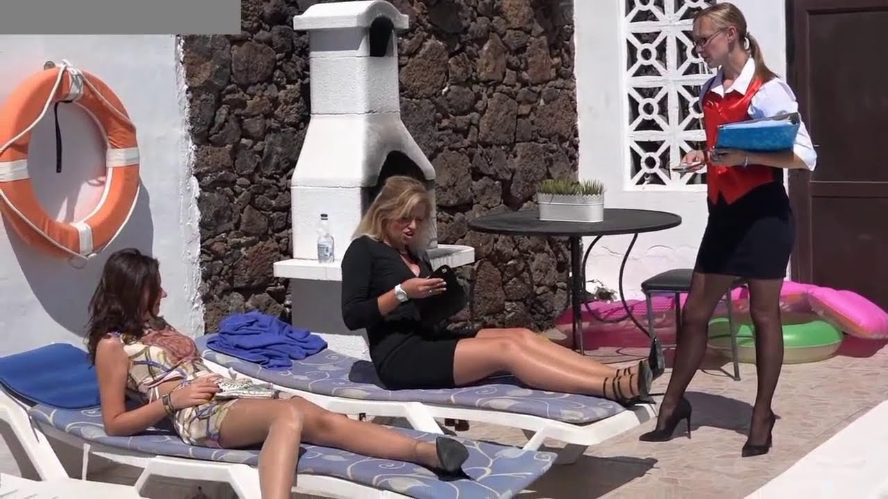 Shiny PH Angry Holiday Rep! Pantyhose in the pool