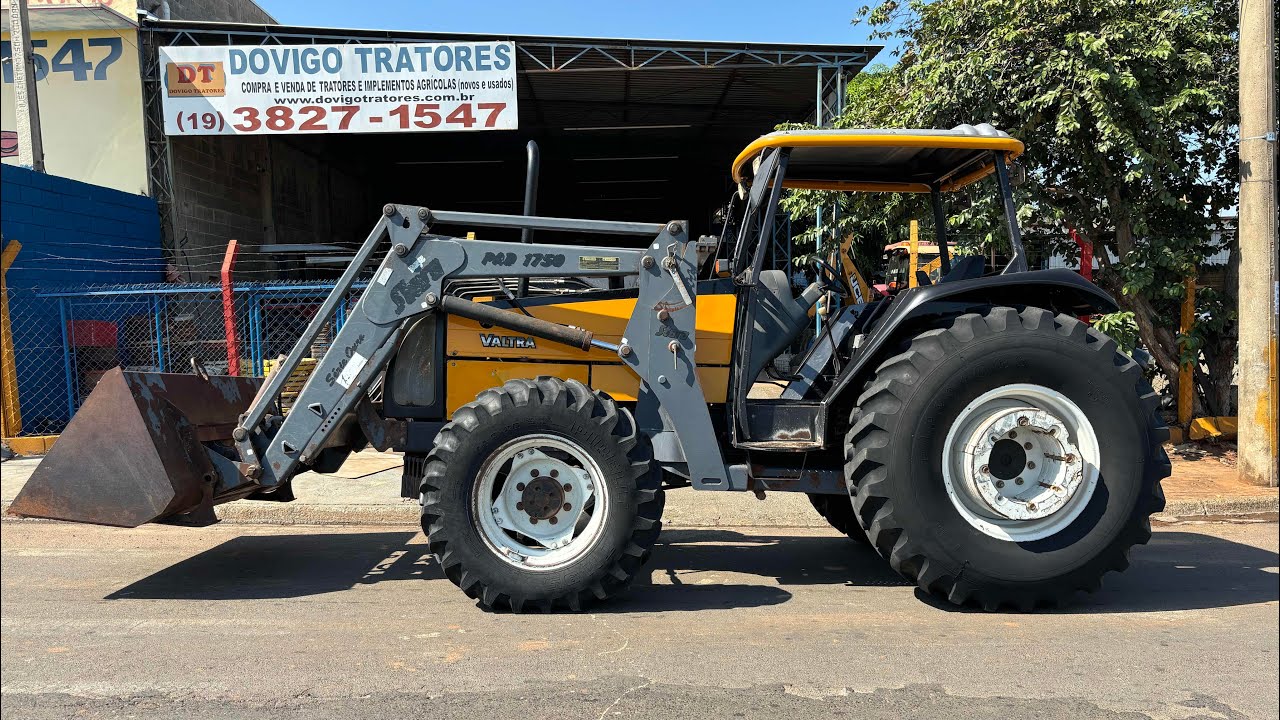 Trator Valtra BM110 4x4 Ano 2007 impecável com conjunto de lâmina e concha Stara PAD1750 a Vendaa !