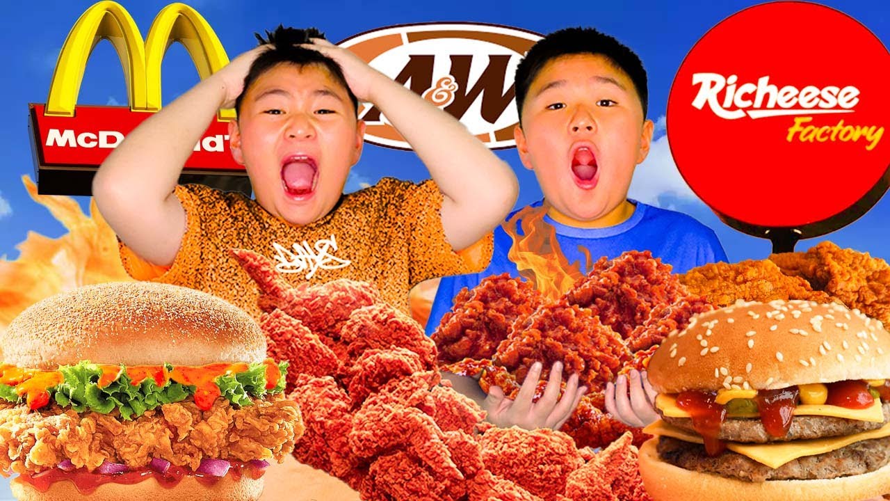 MAKAN MAKANAN PEDES FAST FOOD RESTORAN!🔥 | Kenneth & Kenzo Twins