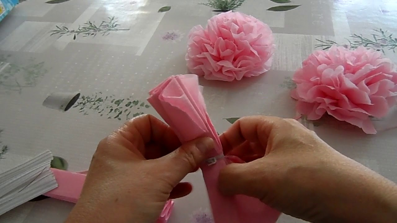 Mademoiselle Barbie - Les Fleurs de l'amitié réaliser  avec une serviette  en papier