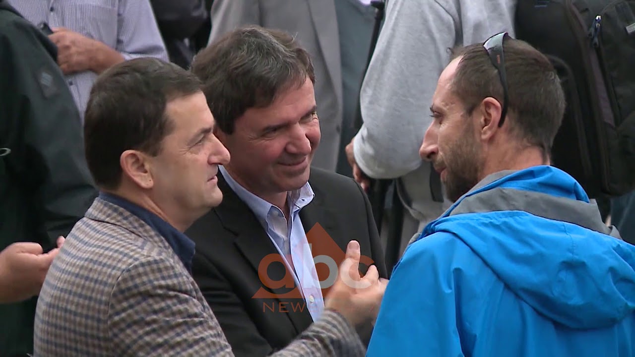 Ceremonia mortore e Kostandinos Kacifas me parrulla antishqiptare| ABC News Lajme