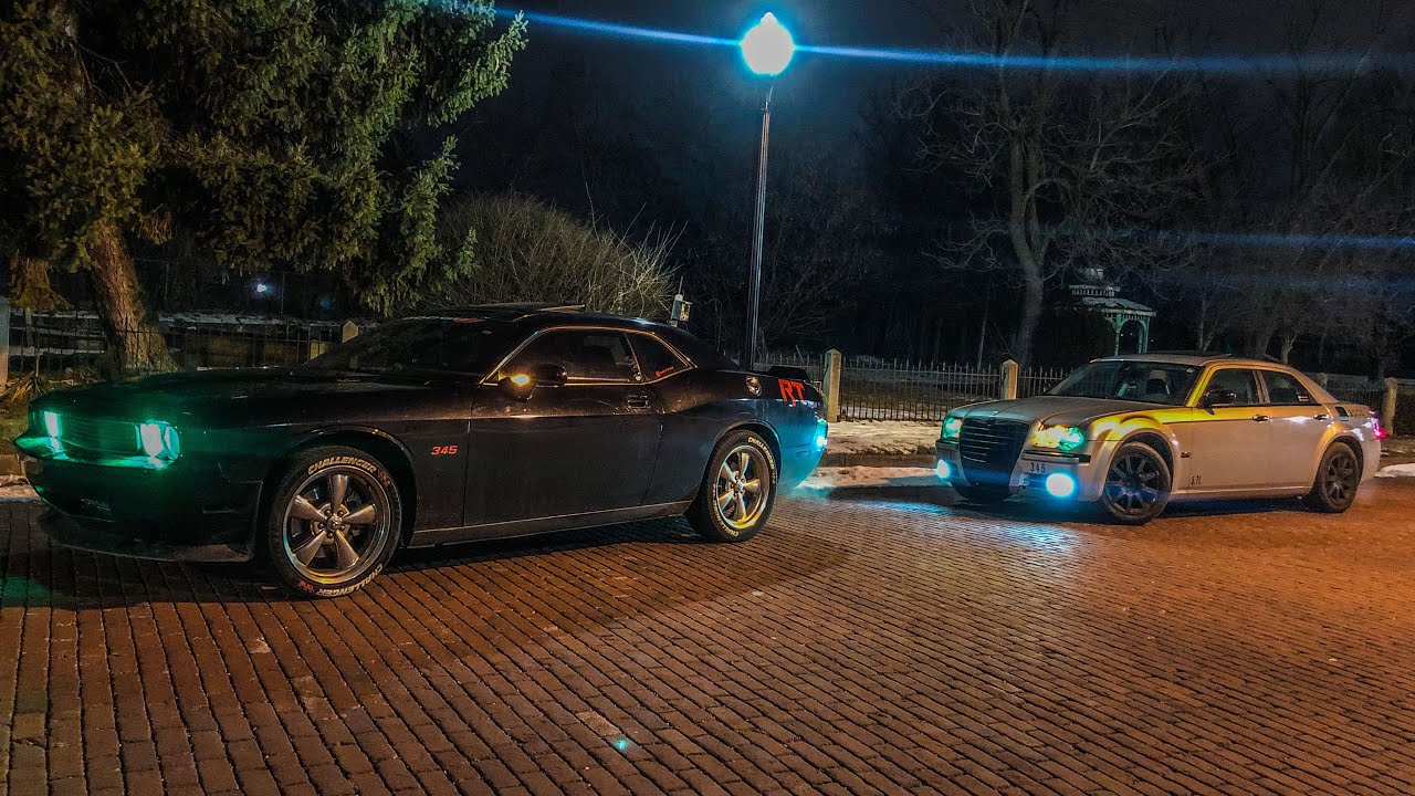 2010 Chrysler 300c & 2010 Dodge Challenger R/T doing donuts #dodge #chrysler #hemi