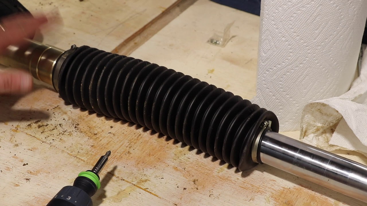 Changing Motorcycle Fork Boots : Honda XR250R Street Legal Part 5