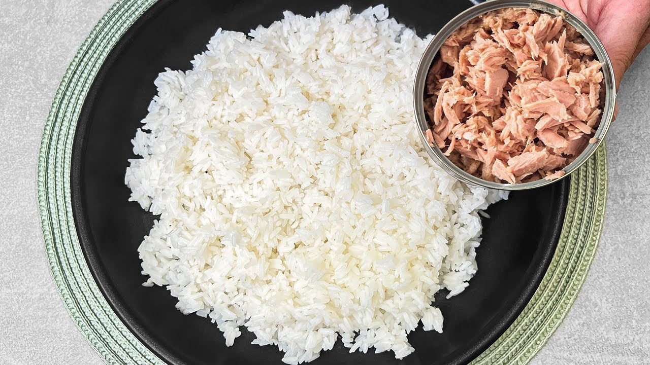 Самый вкусный рис! Просто добавьте тунца! Я готовлю три раза в день.