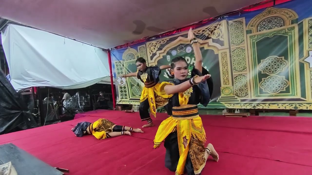 SMP NEGERI 2 KENDIT JUARA 1 LOMBA TARI KOMENDHAN 2026