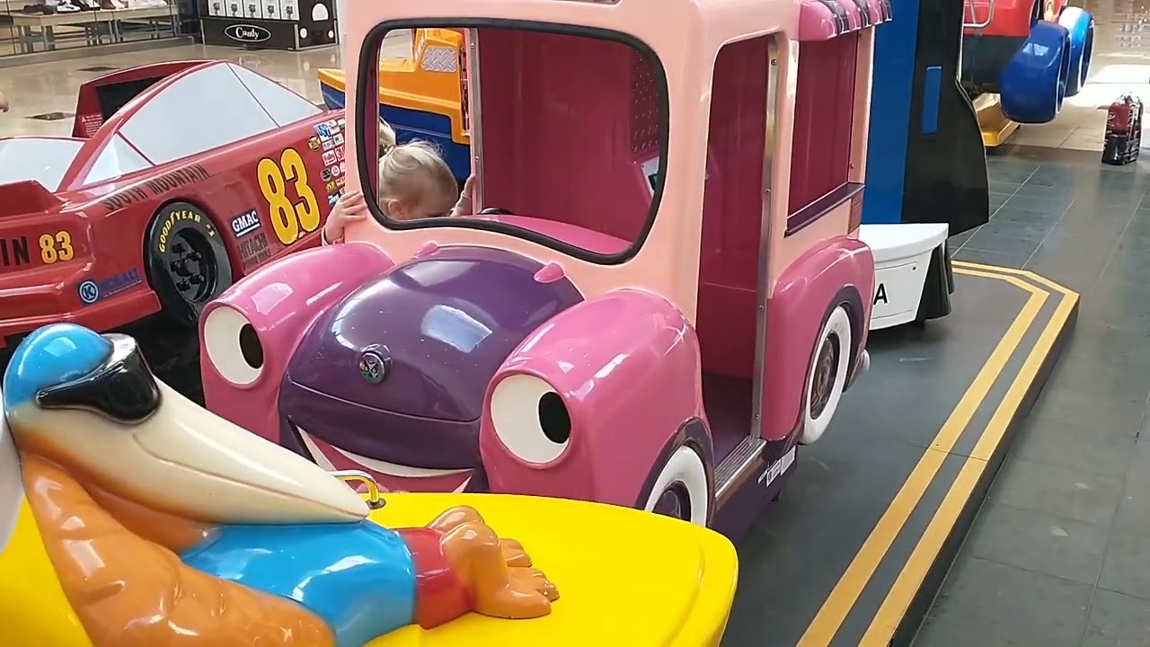 2000s Coin Operated Van Kiddie Ride - Hank's Story Teller Van (Mute And Jammed Road Display)