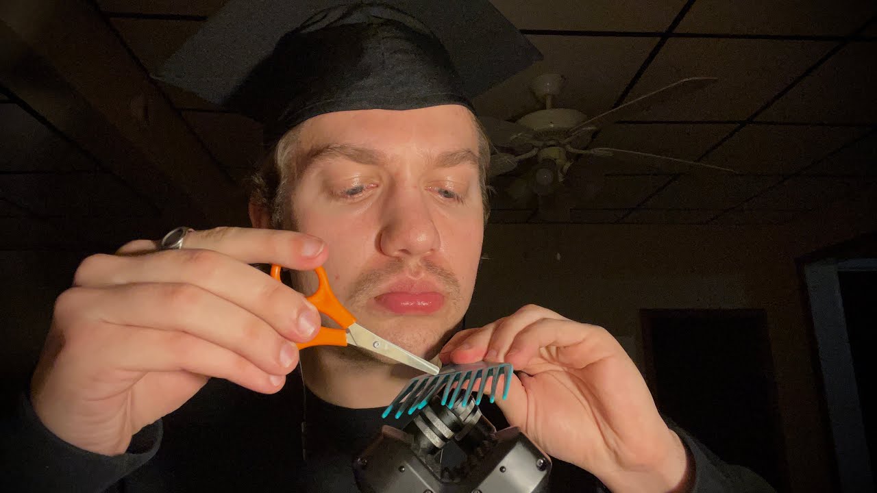Использую все знания, полученные во время обучения по специальности ASMR.