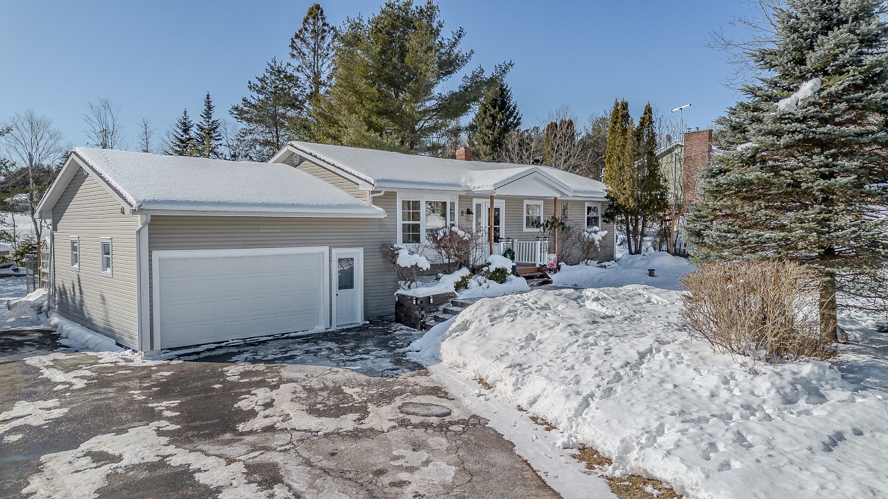 Quispamsis living on nearly half an acre!