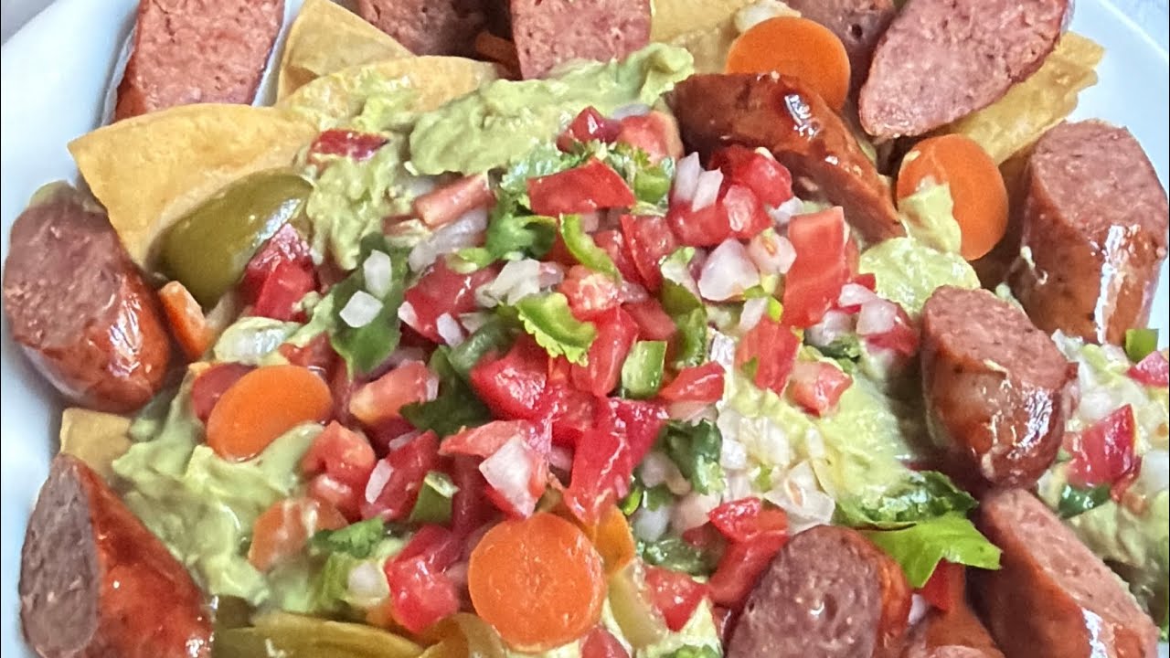 Totopos de maíz con guacamole y algo más | y tú ya estás listo con la botana para el Súper bowl 