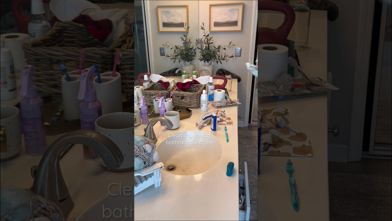 Clean my messy bathroom with me! Realistic cleaning motivation ✨ #cleaningmotivation #cleanwithme