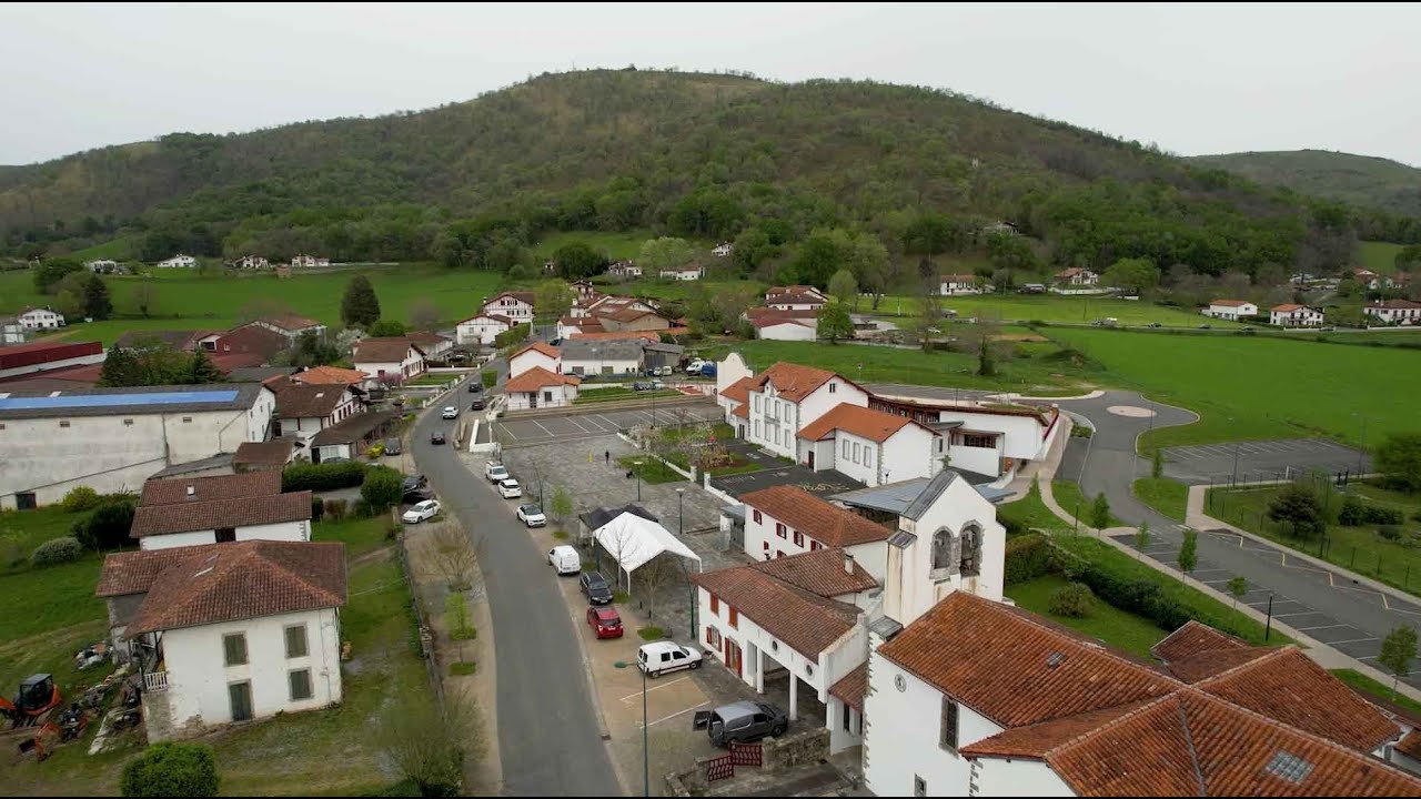 Gazteluzahar depuis le village de Larceveau Arros Cibits