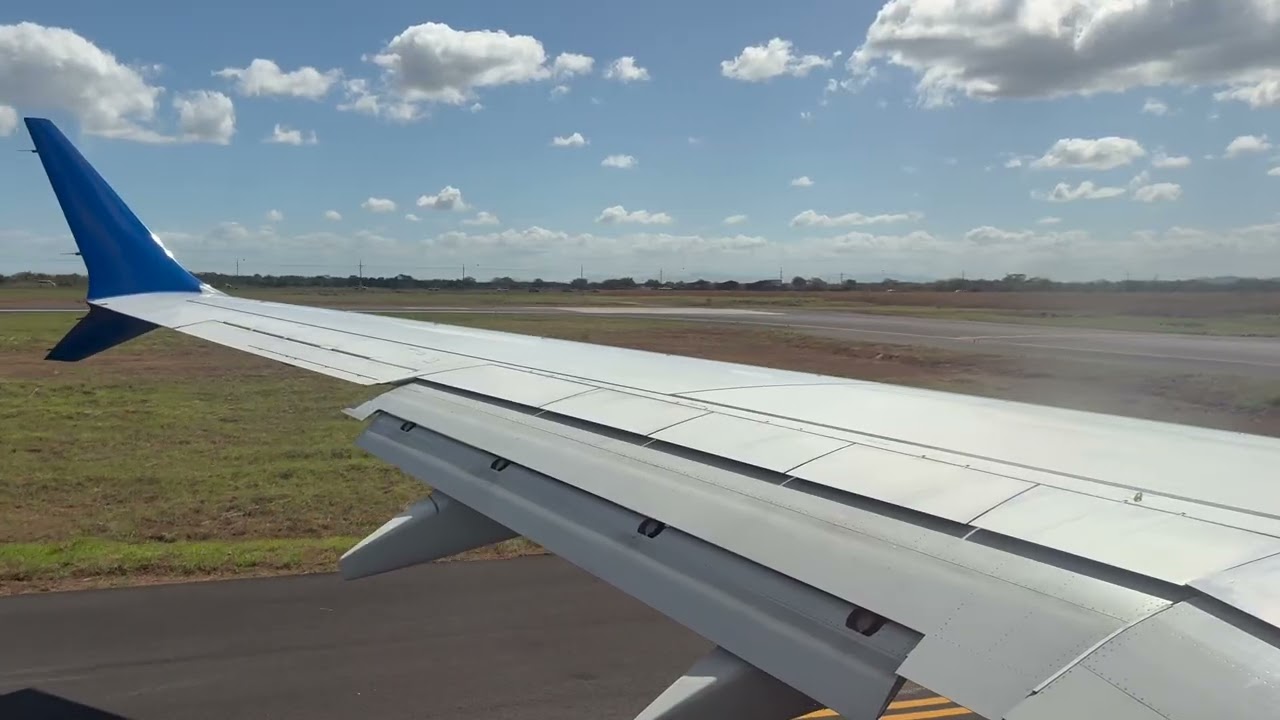 ISANE Short Takeoff!! - Boeing 737-9 MAX - United Airlines - N47524 - MRLB-KDEN