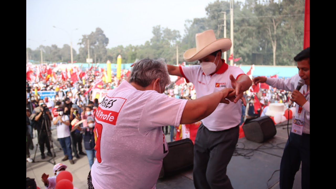 pedro castillo bailando su rico huayno😎👏.