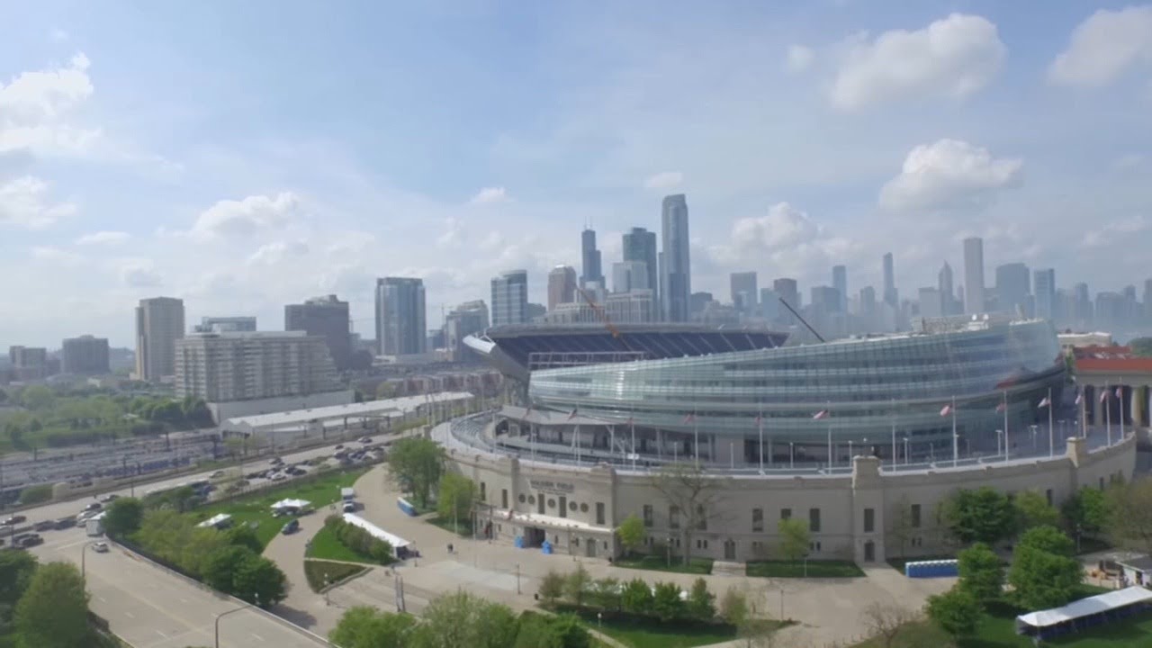 Губернатор Индианы поддержал проект нового стадиона для Chicago Bears