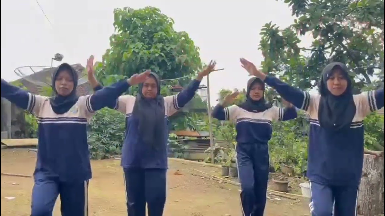 TUGAS PJOK MEMBUAT SENAM KREASI KELAS:X.E1 KELOMPOK 4