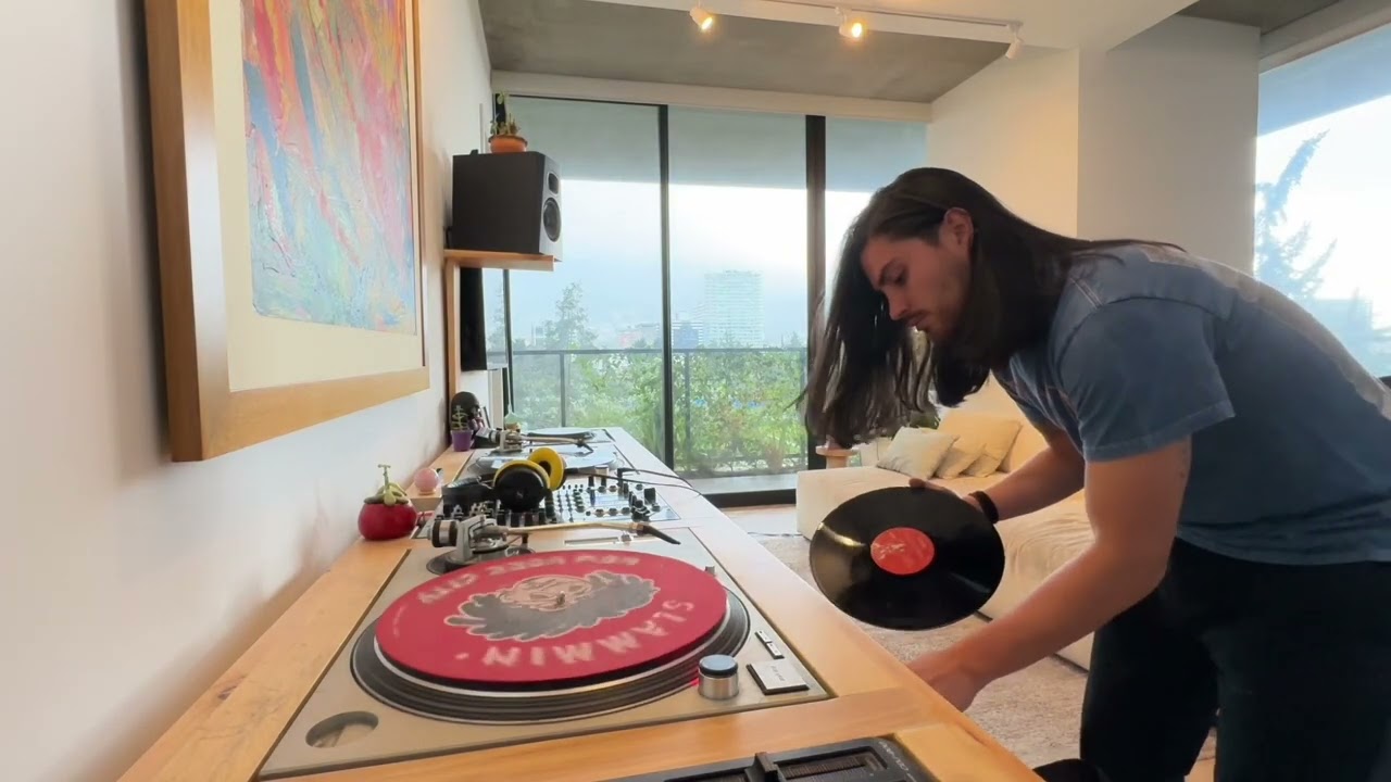 Dusan Gargurevich Data Transmission Radio vinyl only mix