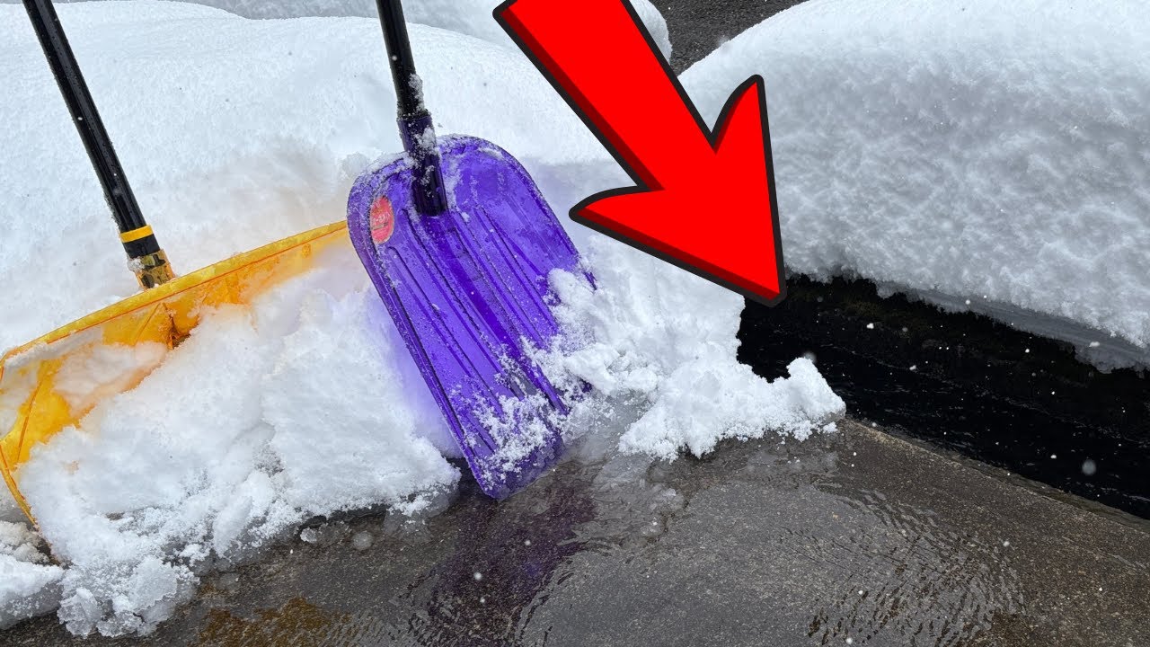Satisfying Snow Removal with Purple Shovel & Orange Pusher | Fast Flowing Gutter ASMR #013