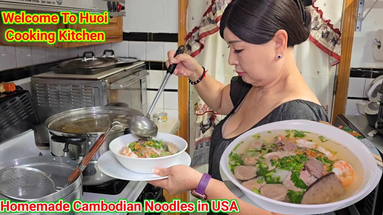 ធ្វើគុយទាវញាំ. Homemade Cambodian Noodles .
