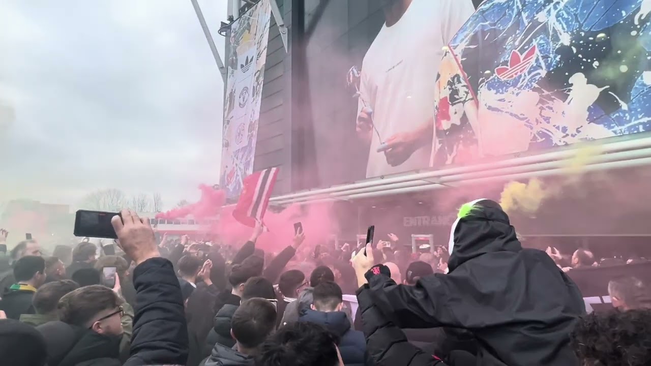 Man United protest before the Fulham game 