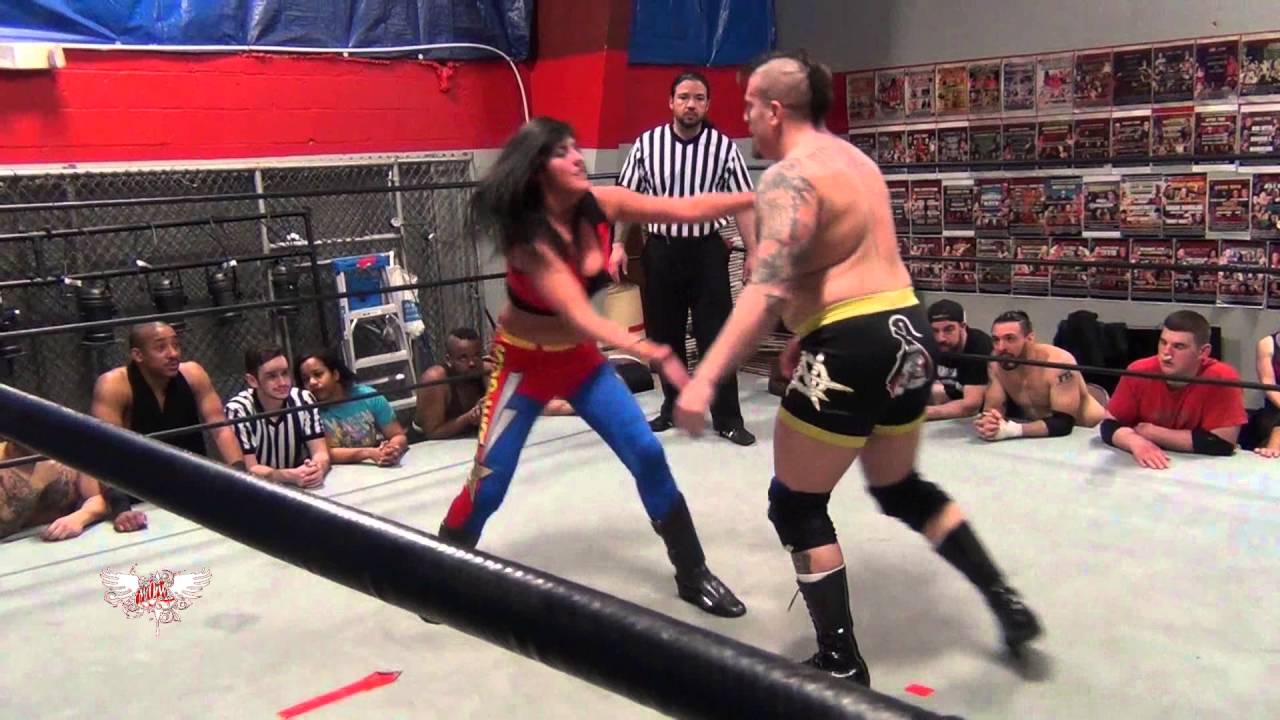 Intergender Match Nikki Adams v 