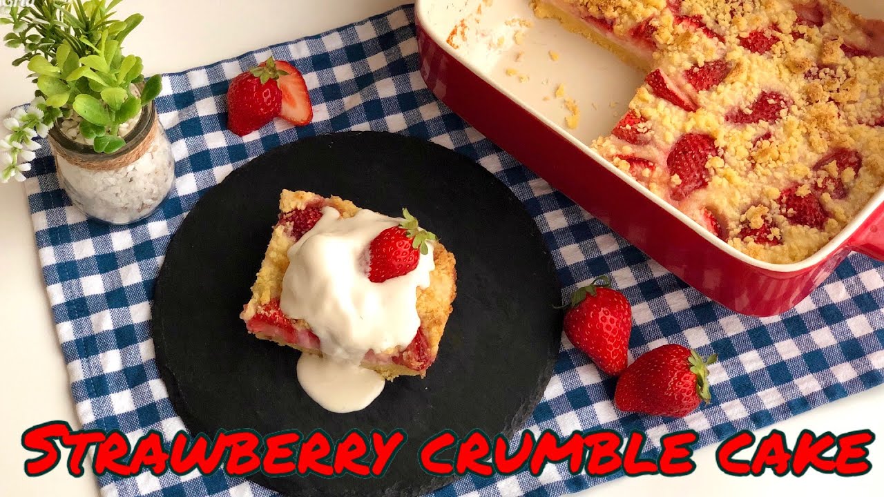 Vegan strawberry crumble cake