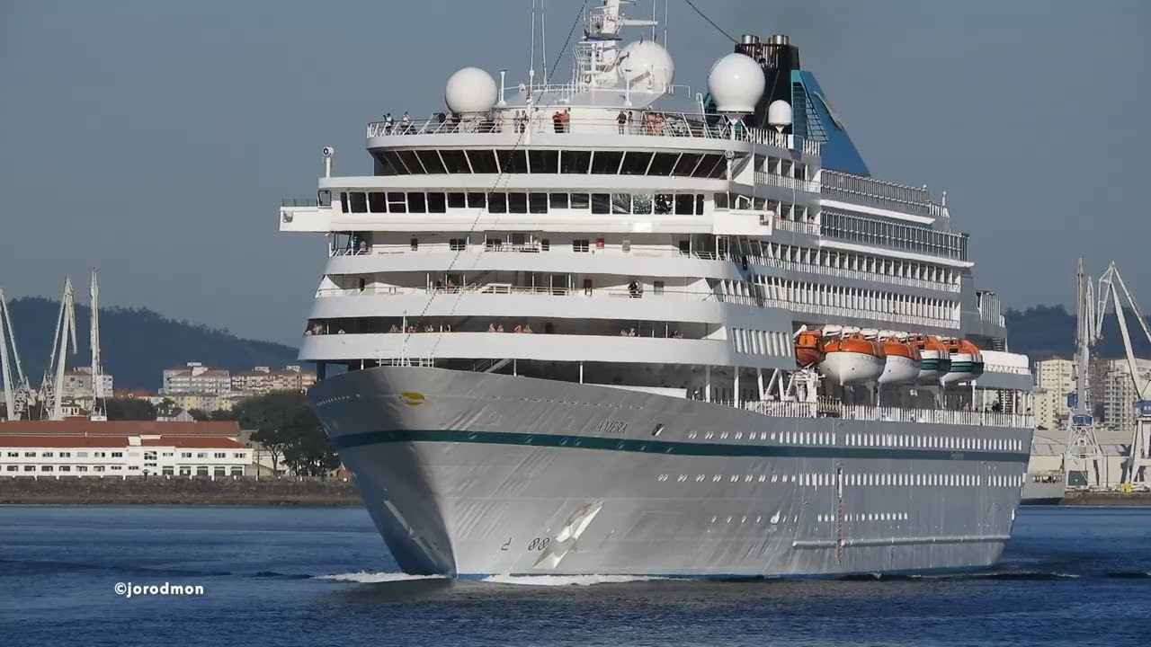 Cruise Ship AMERA leaving Ferrol [4K]