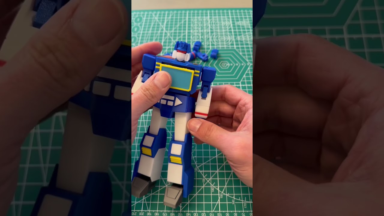 Print your own G1 Transformers Soundwave... #transformers #soundwave #transformersg1