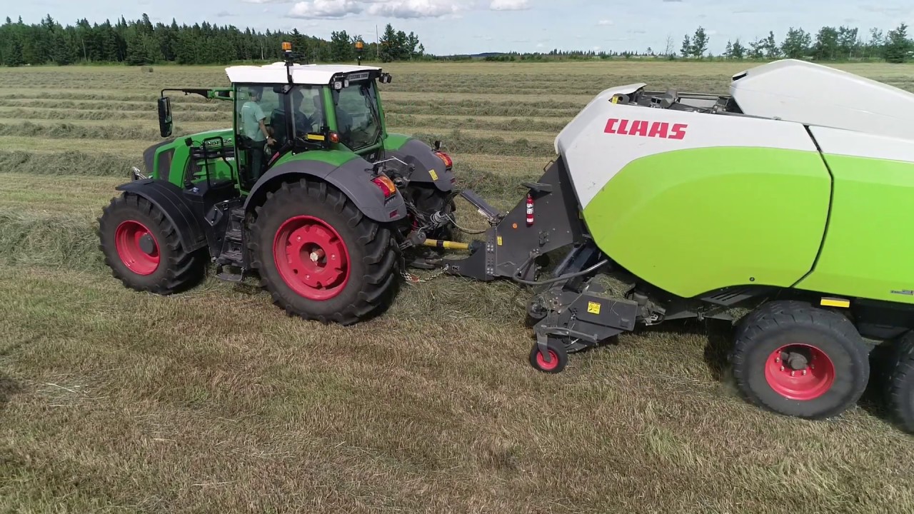 Hesston 4900 Verse the New Claas Quadrant 5300