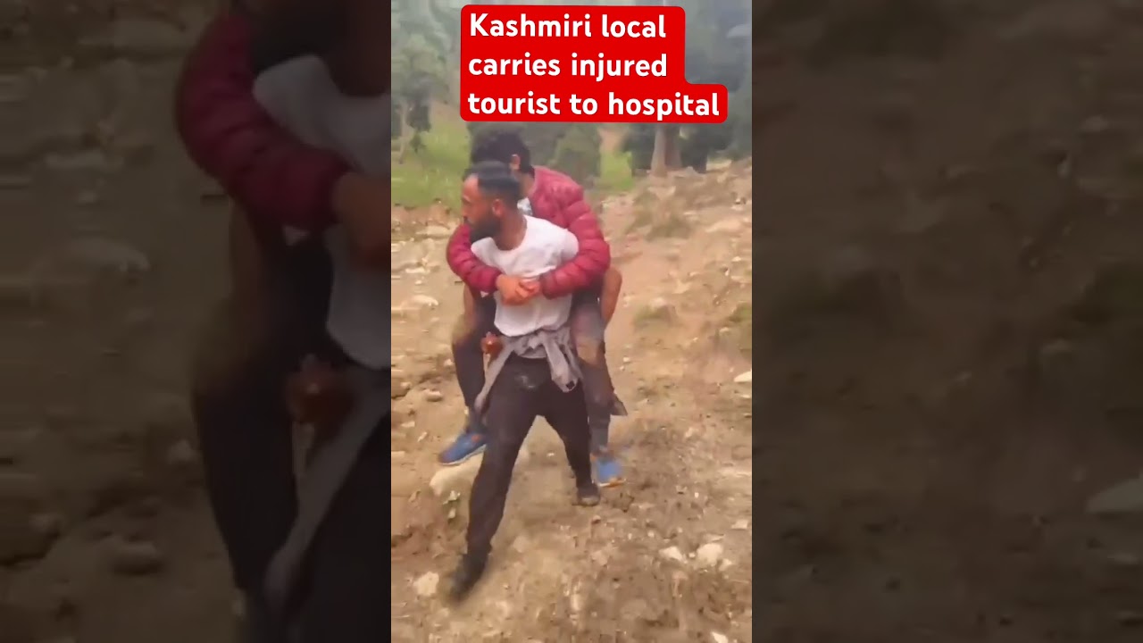 Pahalgam Terror Attack | Kashmiri Local Carries Injured Tourist To Safety | #pahalgam #kashmir #modi