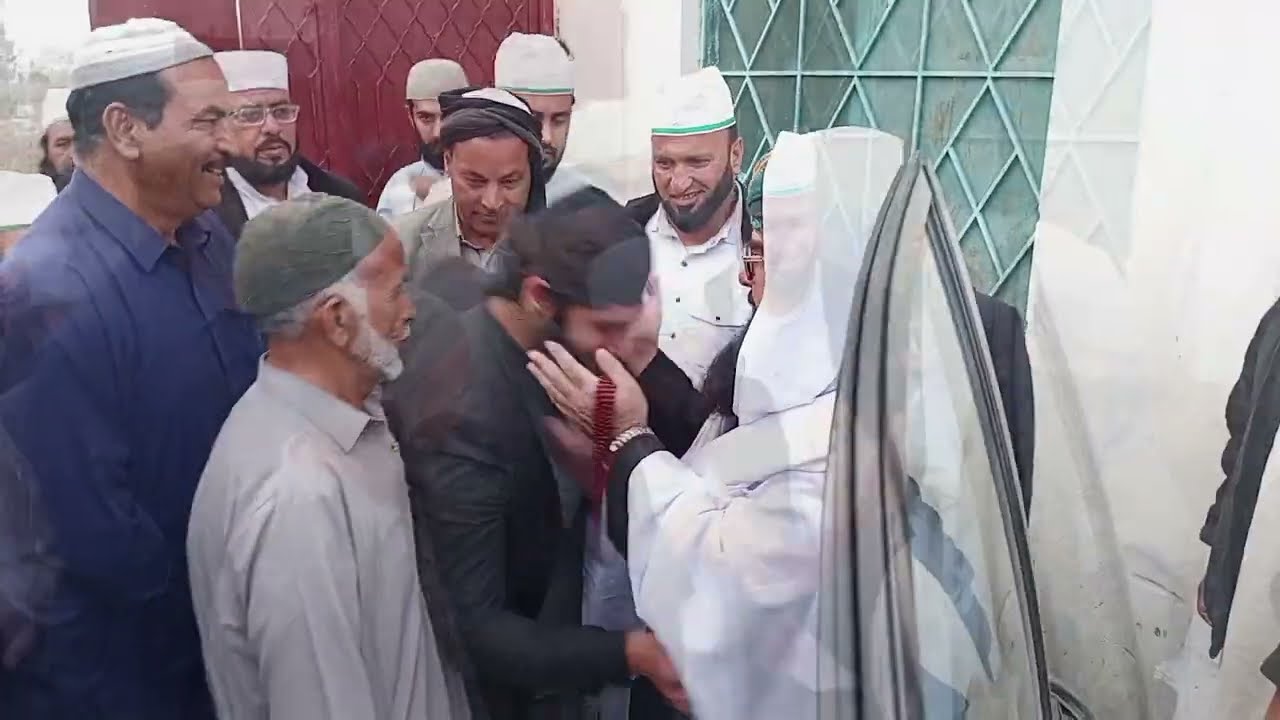 Pir Muhammad Noorul Arifeen Siddiqui Sahib arrived at Astana Alia Naqshbandia Islamgarh, Mirpur Ajk.
